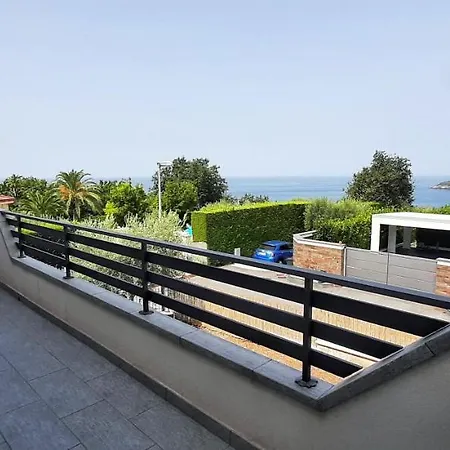 Villetta Panoramica Con Giardino Diamante Exterior photo
